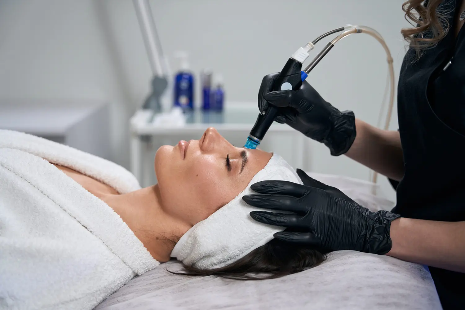 HydraFacial-behandling i klinikk